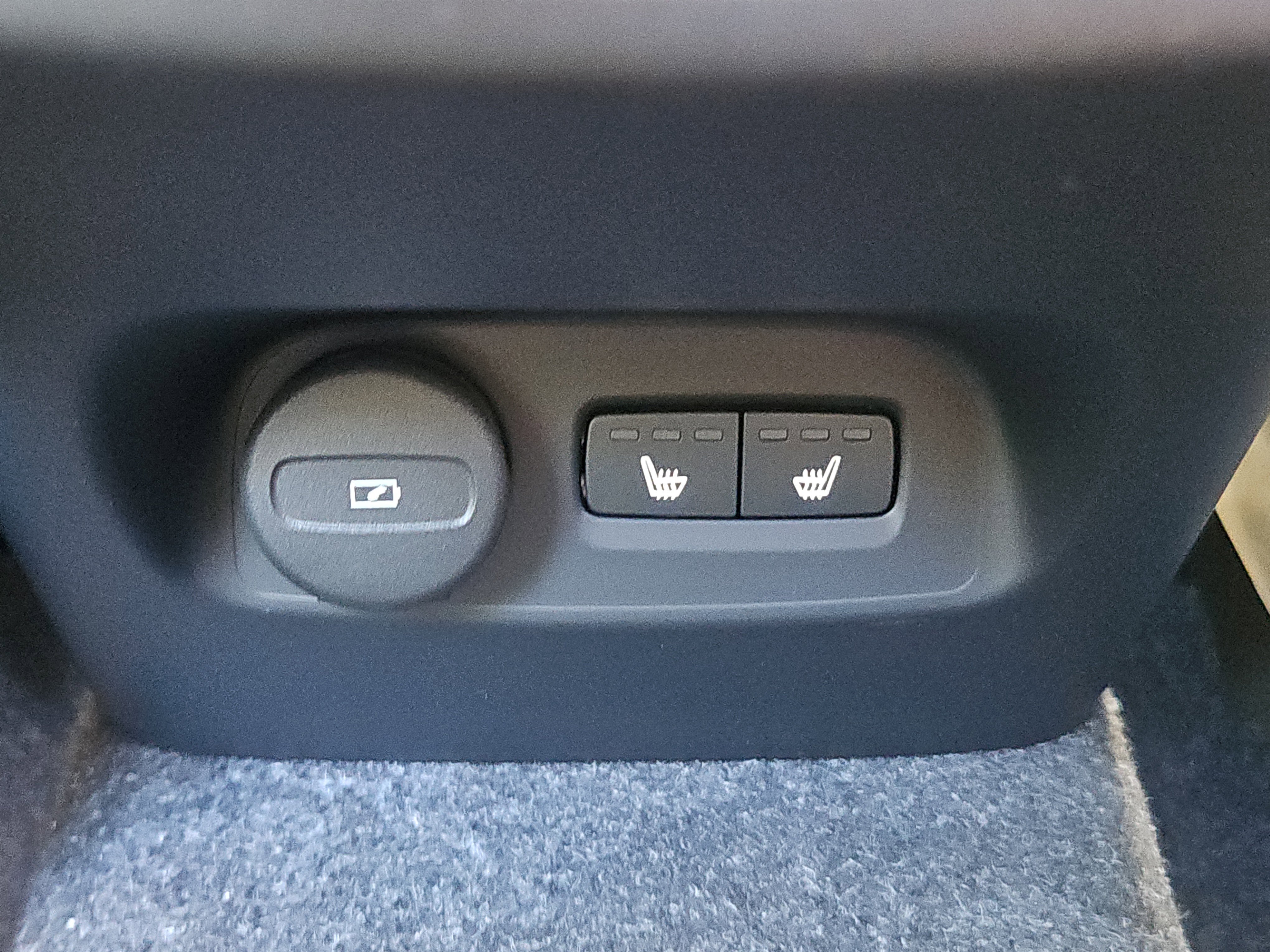 New 2026 Volvo XC40 B5 Plus w/ Protection Package Premier image 10