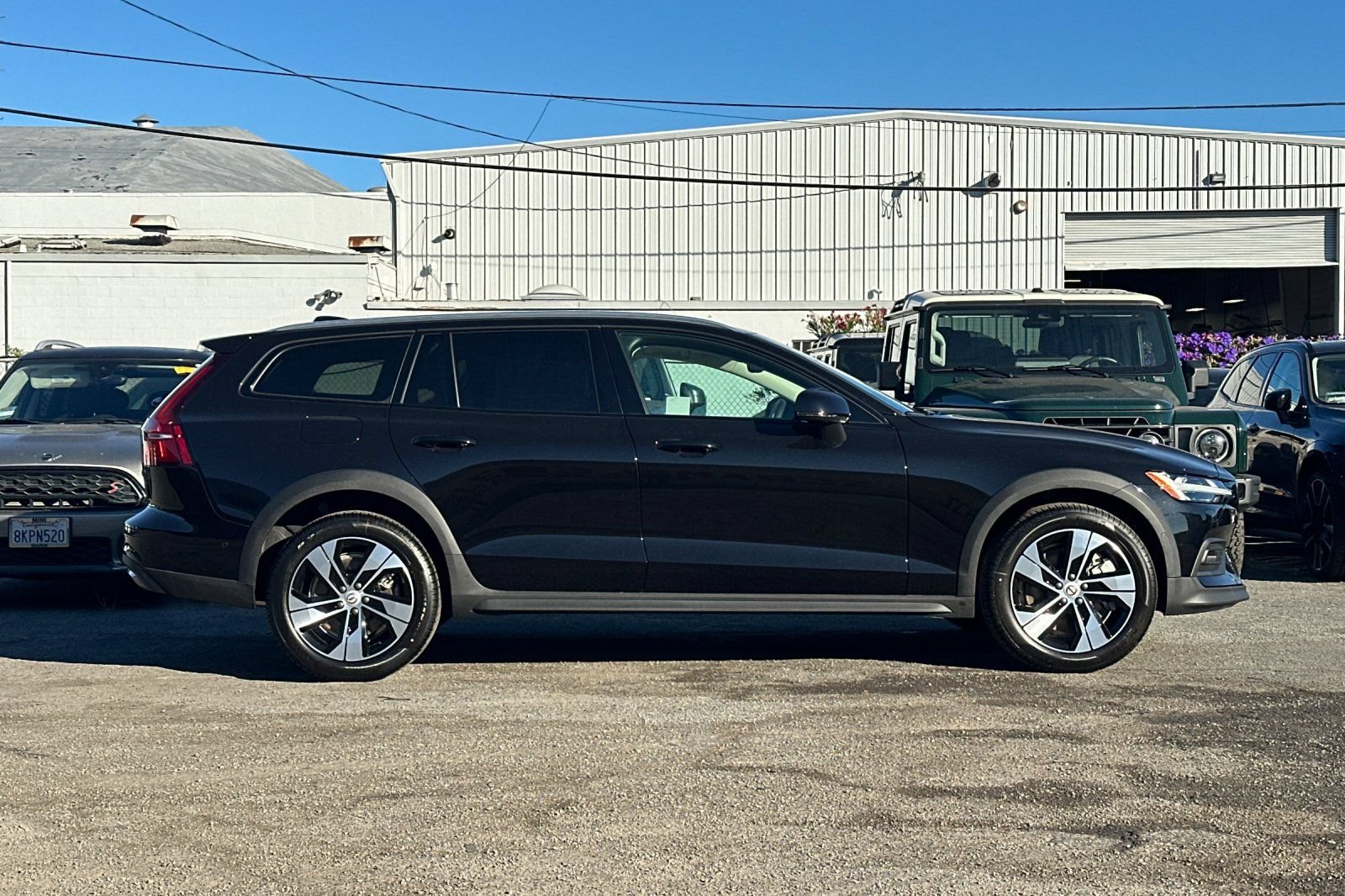 New 2026 Volvo V60 B5 Cross Country Plus w/ Climate Package AWD/4WD image 8