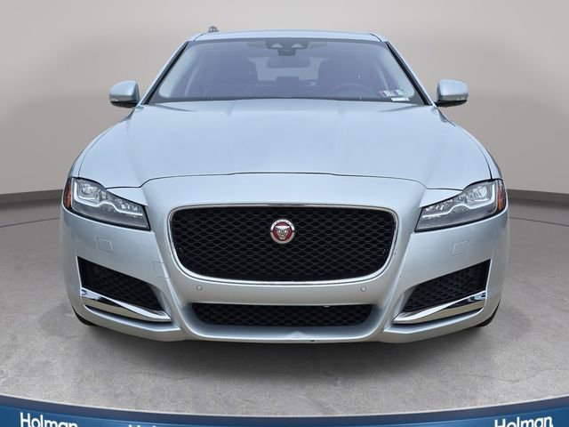 Used 2018 Jaguar XF Premium image 3