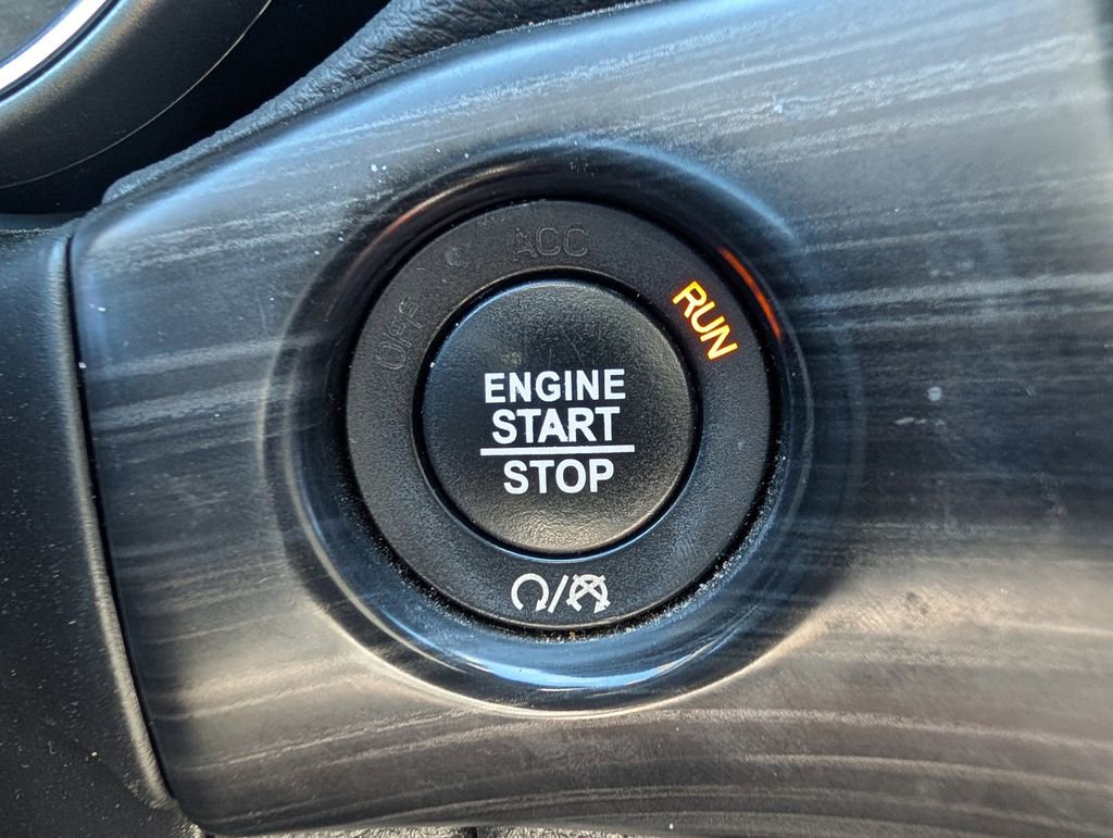 Used 2019 Jeep Grand Cherokee Altitude AWD/4WD image 35