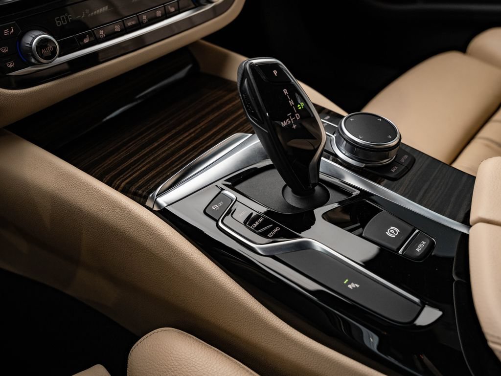 Used 2019 BMW 540i w/ Convenience Package RWD image 36