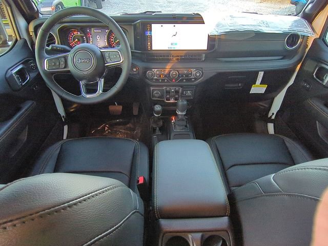 New 2025 Jeep Wrangler Unlimited Sahara w/ Technology Group AWD/4WD image 28