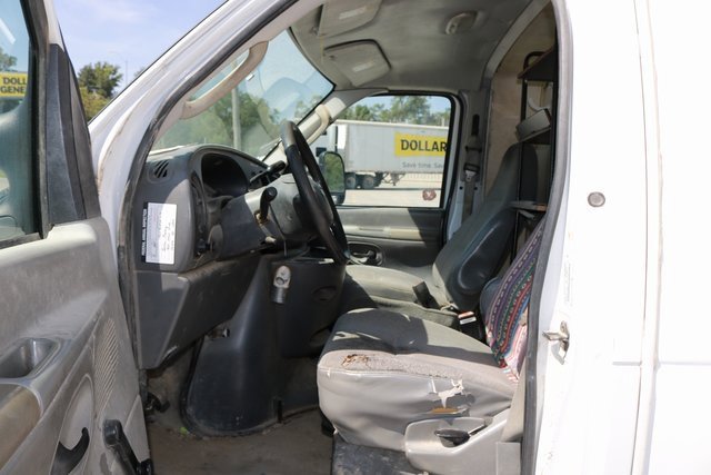 Used 2004 Ford E-350 and Econoline 350 Super Duty image 21