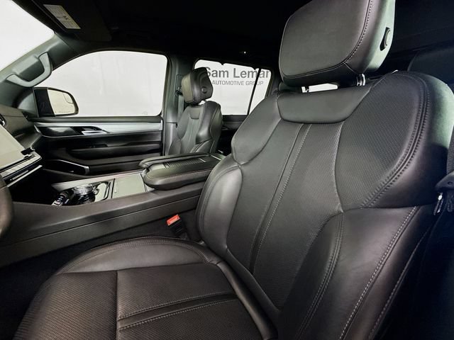 Used 2023 Jeep Wagoneer Series II RWD image 22