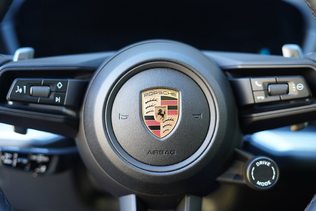 Certified 2026 Porsche Cayenne AWD/4WD image 6