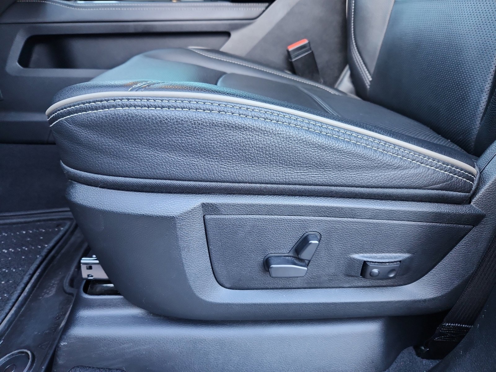 Used 2024 RAM 3500 Limited w/ Night Edition image 14