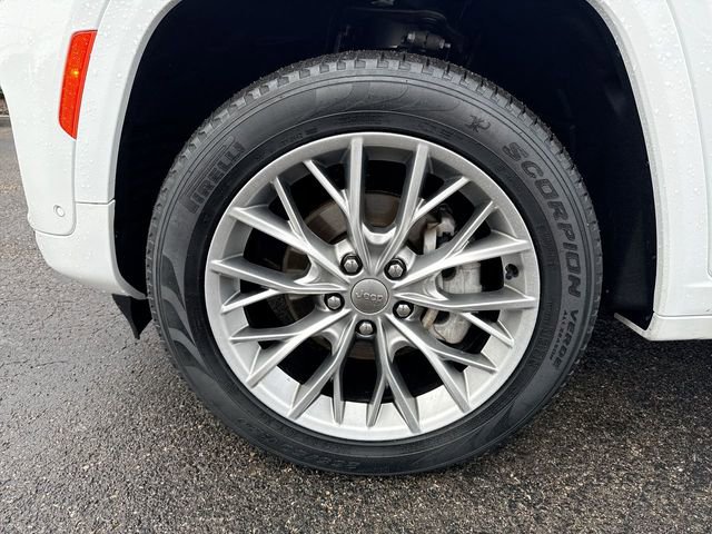 Used 2023 Jeep Grand Cherokee Summit image 10