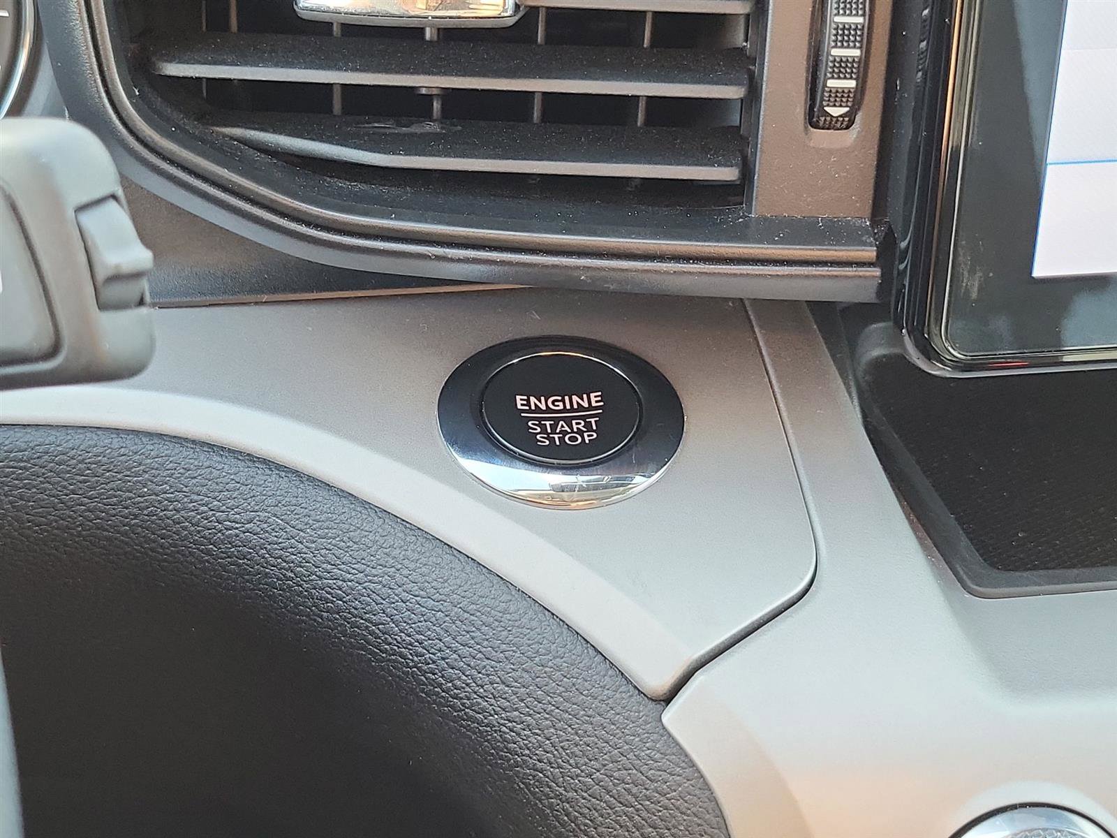 Used 2023 Ford Explorer XLT image 16