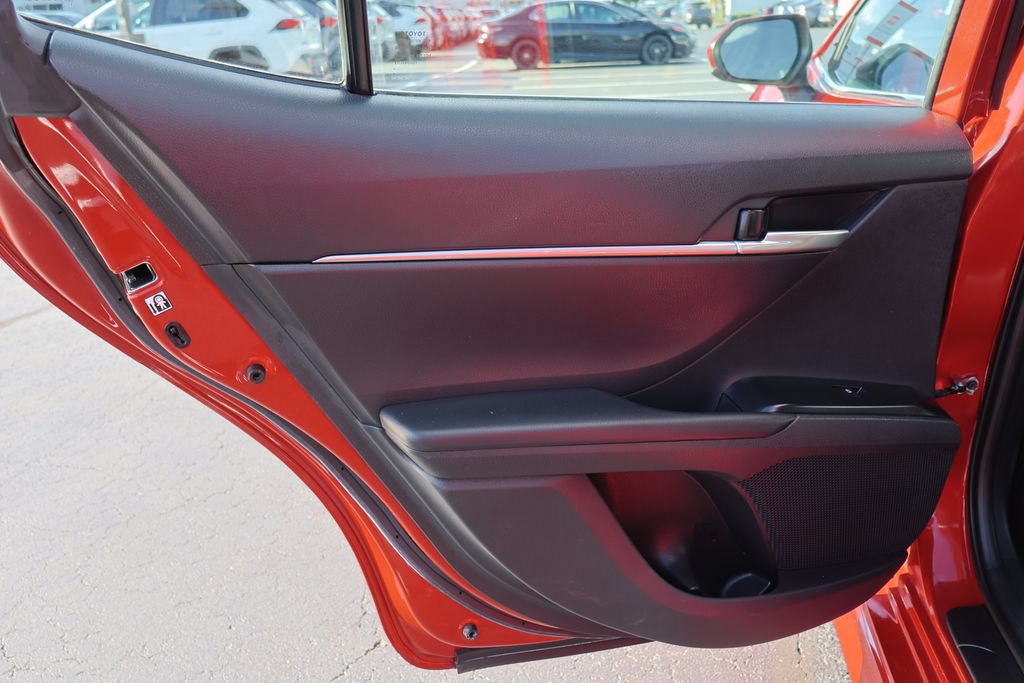 Used 2019 Toyota Camry SE FWD image 15