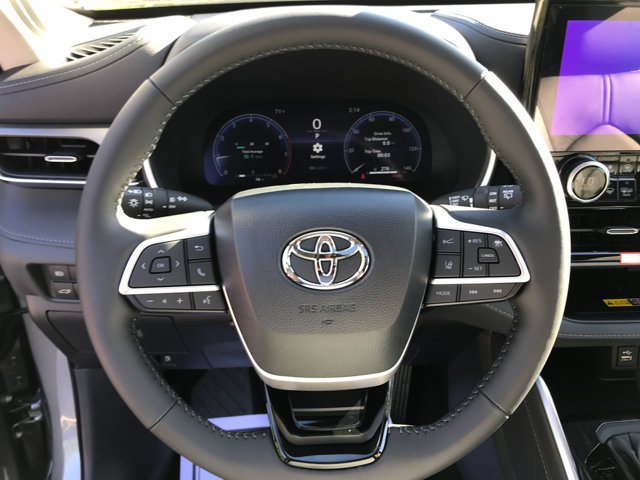 New 2026 Toyota Highlander Limited AWD/4WD image 15