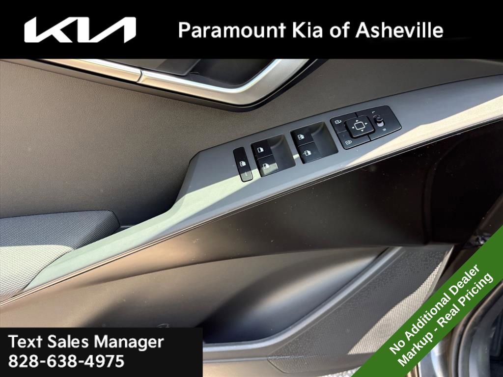 New 2026 Kia Niro LX FWD image 23