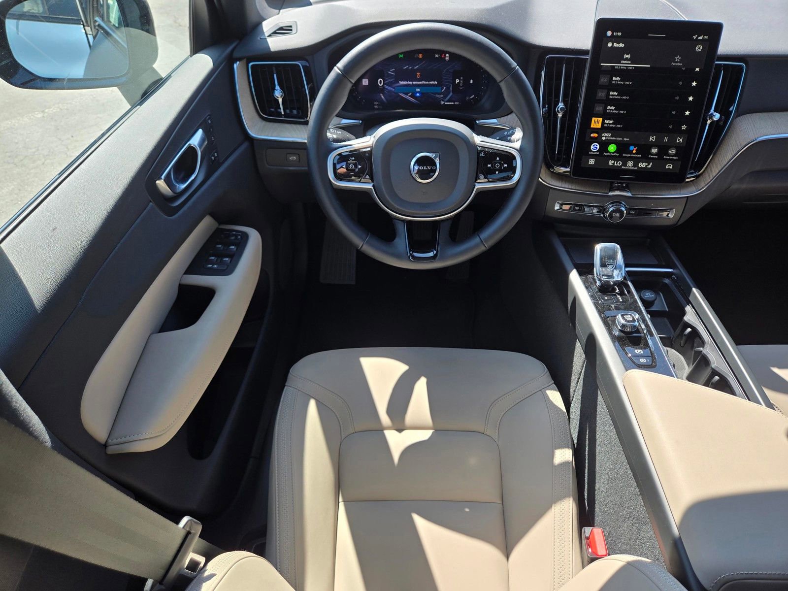 Used 2026 Volvo XC60 B5 Plus w/ Protection Package Premier AWD/4WD image 10