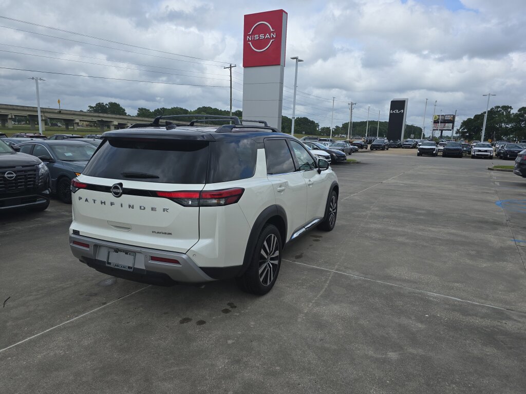 Used 2023 Nissan Pathfinder Platinum w/ Cargo Package FWD image 5
