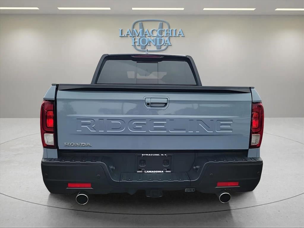 Used 2025 Honda Ridgeline Black Edition image 5