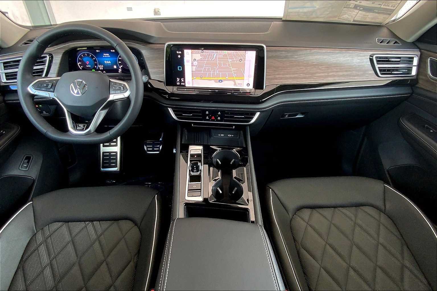 New 2026 Volkswagen Atlas SEL Premium R-Line AWD/4WD image 5