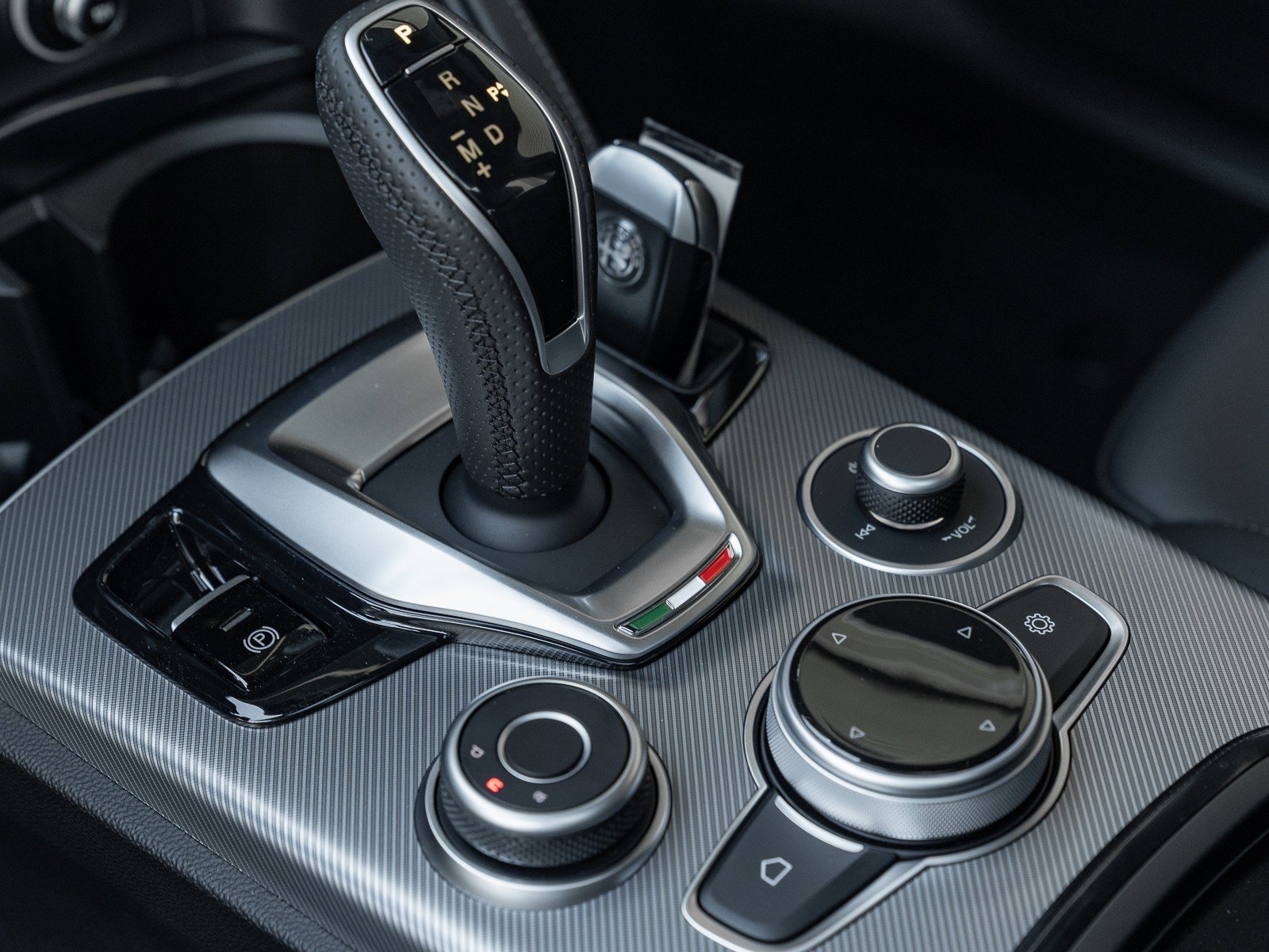 New 2024 Alfa Romeo Stelvio Veloce image 15