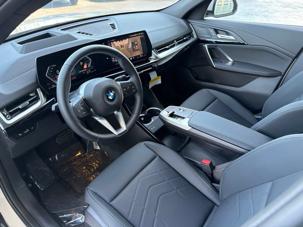New 2026 BMW X2 xDrive28i w/ Technology Package AWD/4WD image 9