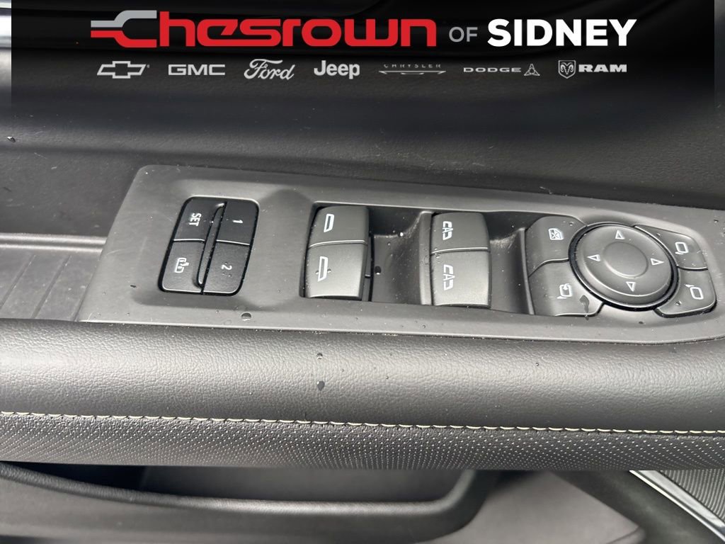 Used 2023 GMC Yukon SLT w/ SLT Luxury Package AWD/4WD image 17