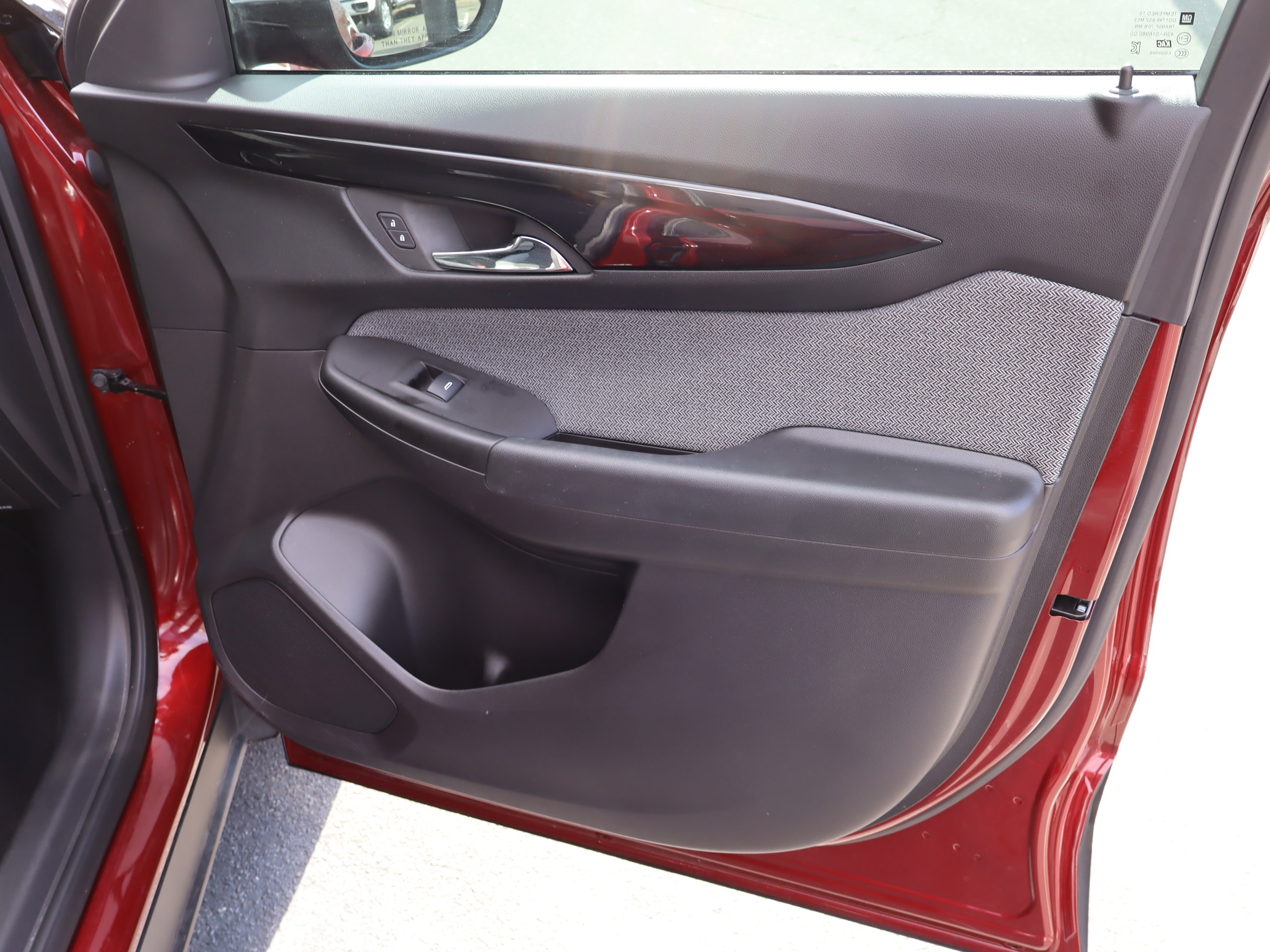 Certified 2025 Chevrolet TrailBlazer LT w/ Convenience Package image 35