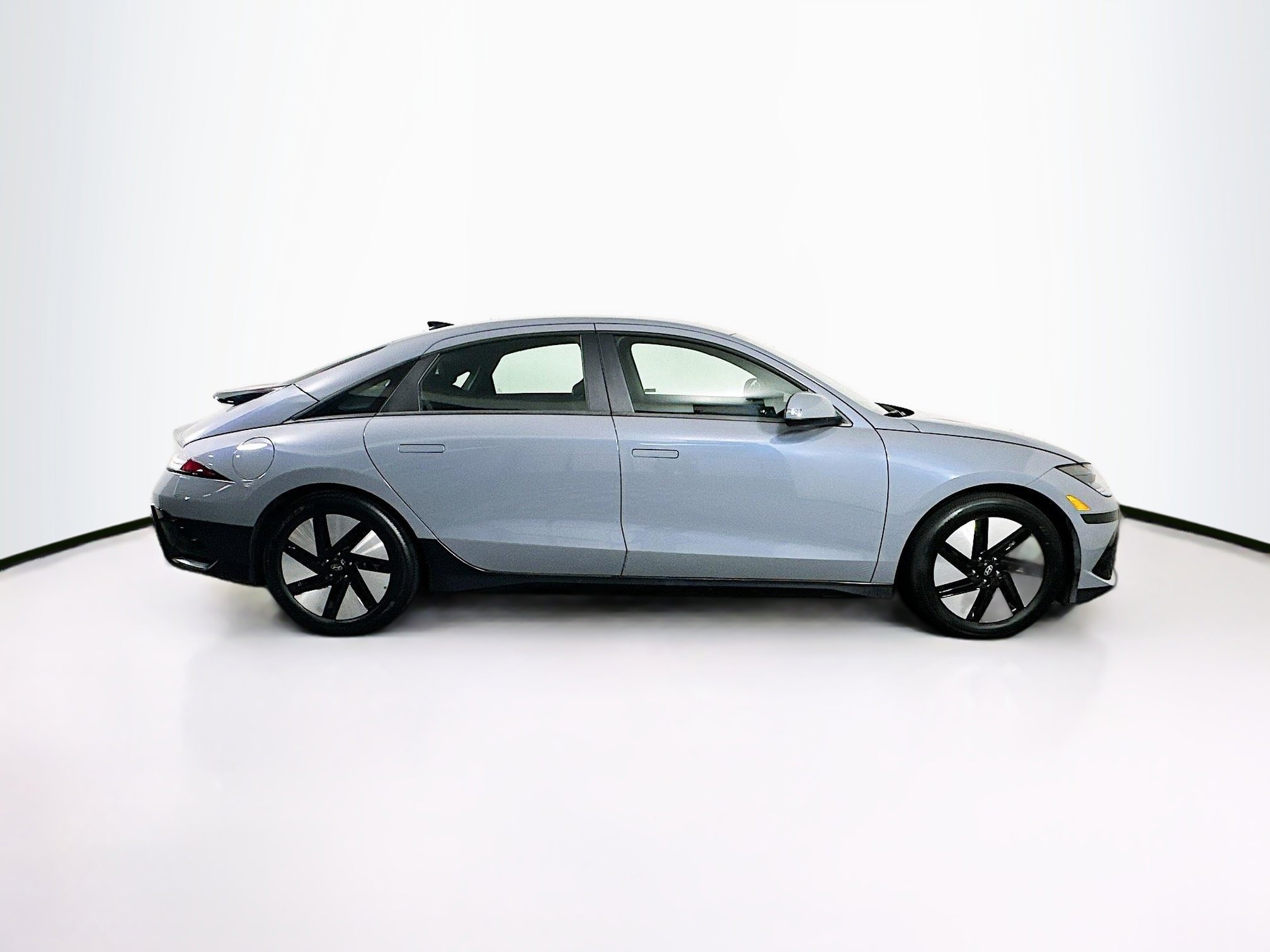 Used 2024 Hyundai Ioniq 6 SE RWD image 10