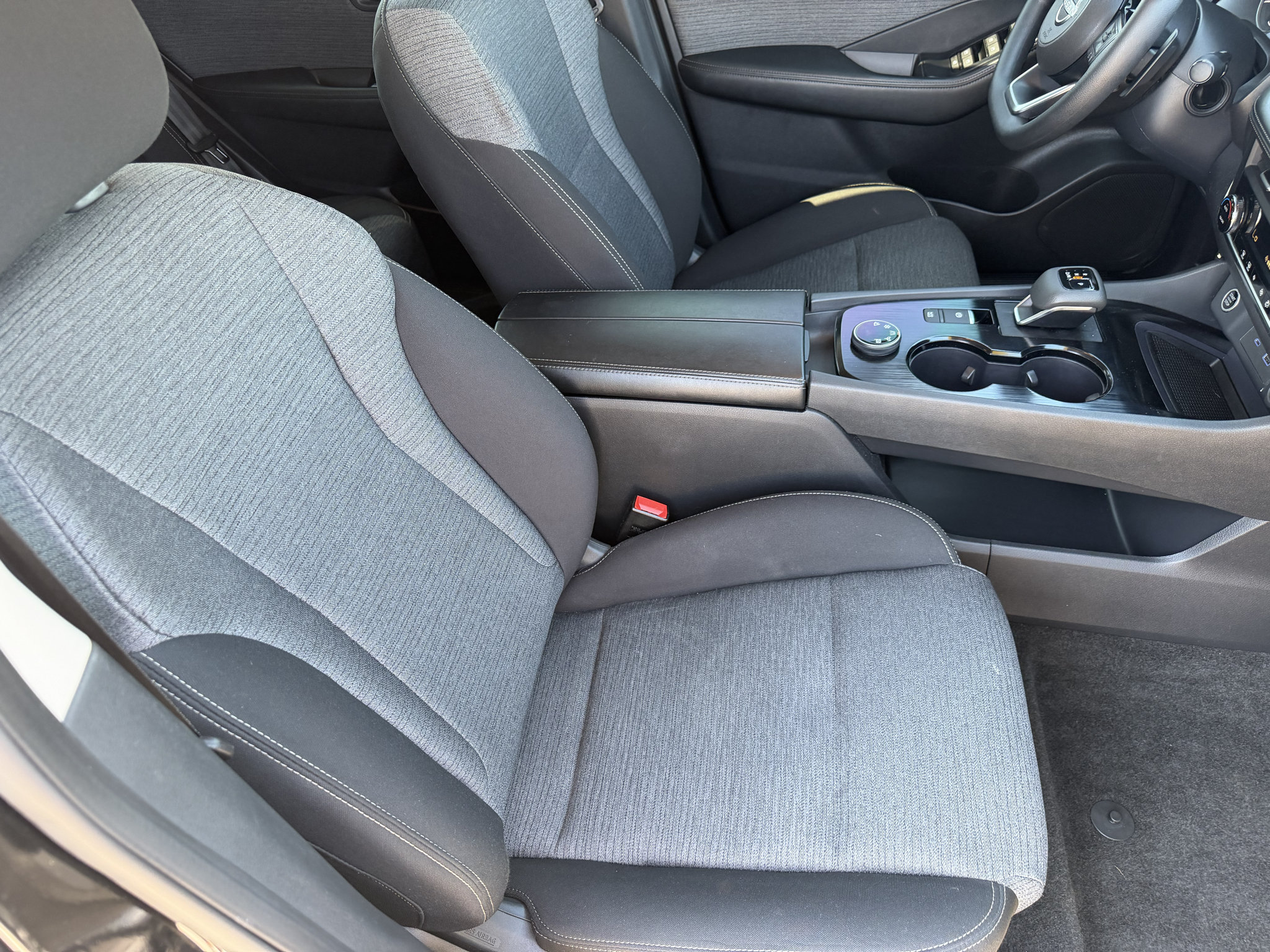 Used 2023 Nissan Rogue SV AWD/4WD image 19