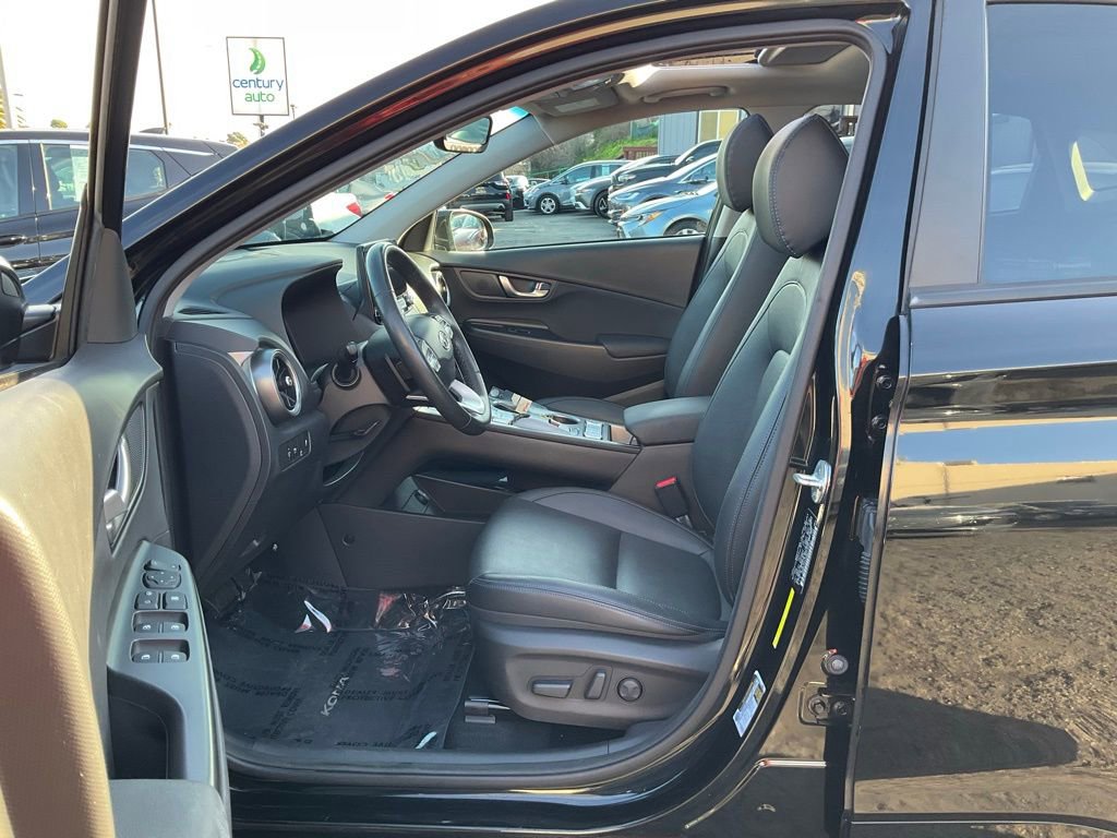 Used 2022 Hyundai Kona Limited w/ Cargo Package image 13