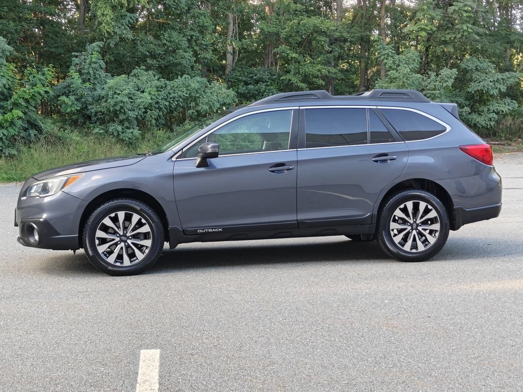 Used 2017 Subaru Outback 3.6R Limited AWD/4WD image 6