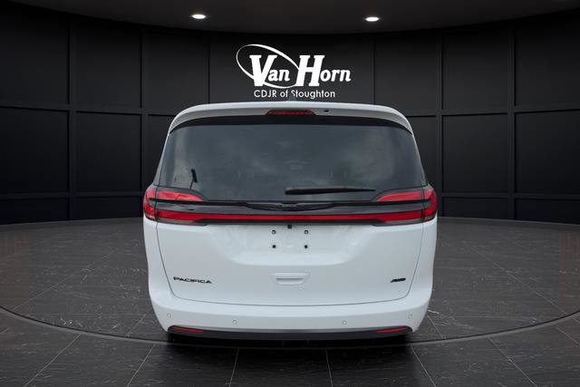 New 2026 Chrysler Pacifica Select image 15