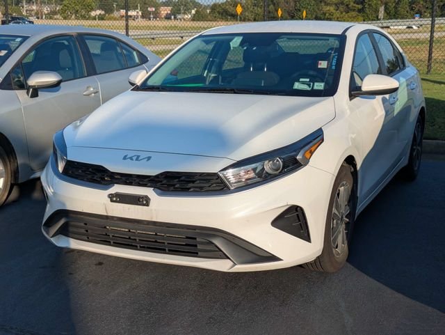 Used 2024 Kia Forte LXS FWD image 3