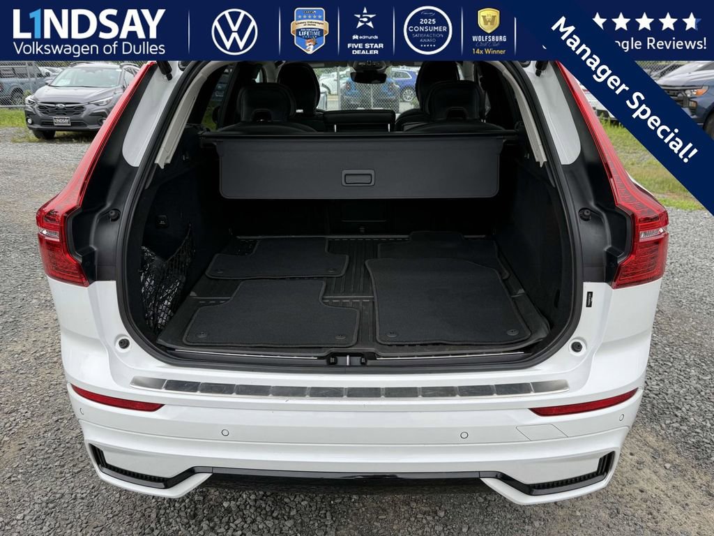 Used 2023 Volvo XC60 T8 Ultimate image 14