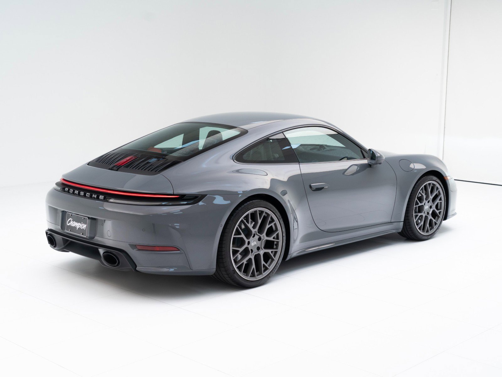 Certified 2025 Porsche 911 Carrera image 9