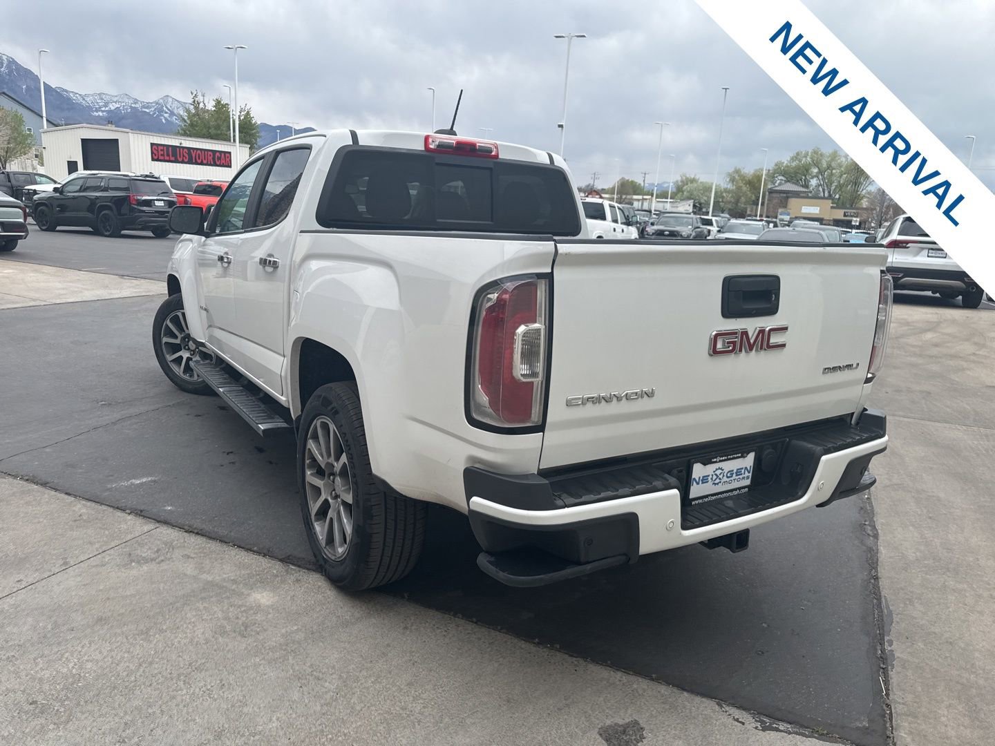 Used 2020 GMC Canyon Denali image 5