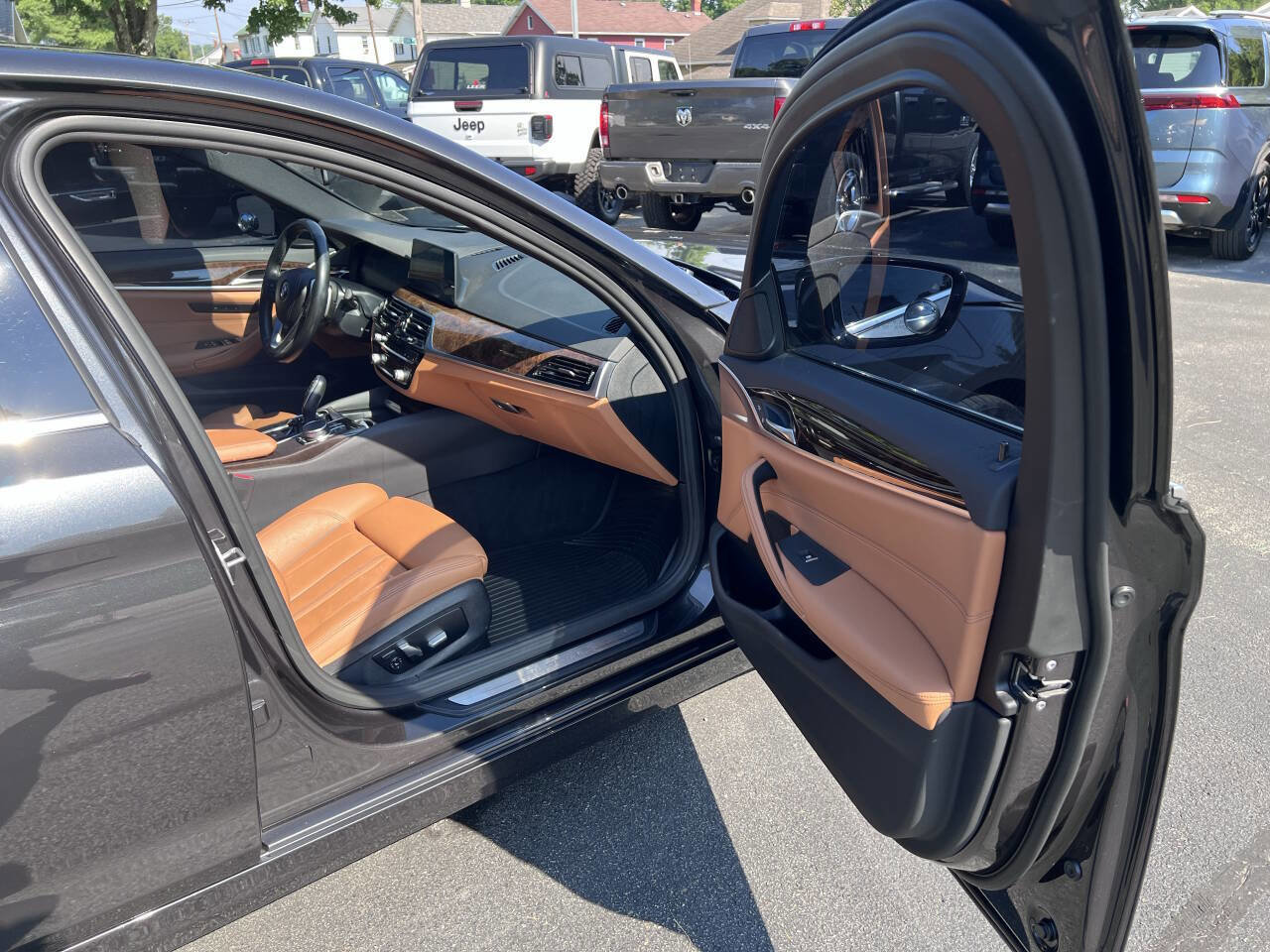 Used 2020 BMW 530i xDrive w/ Premium Package image 30