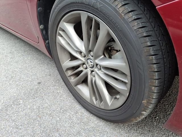 Used 2015 Toyota Camry SE image 4