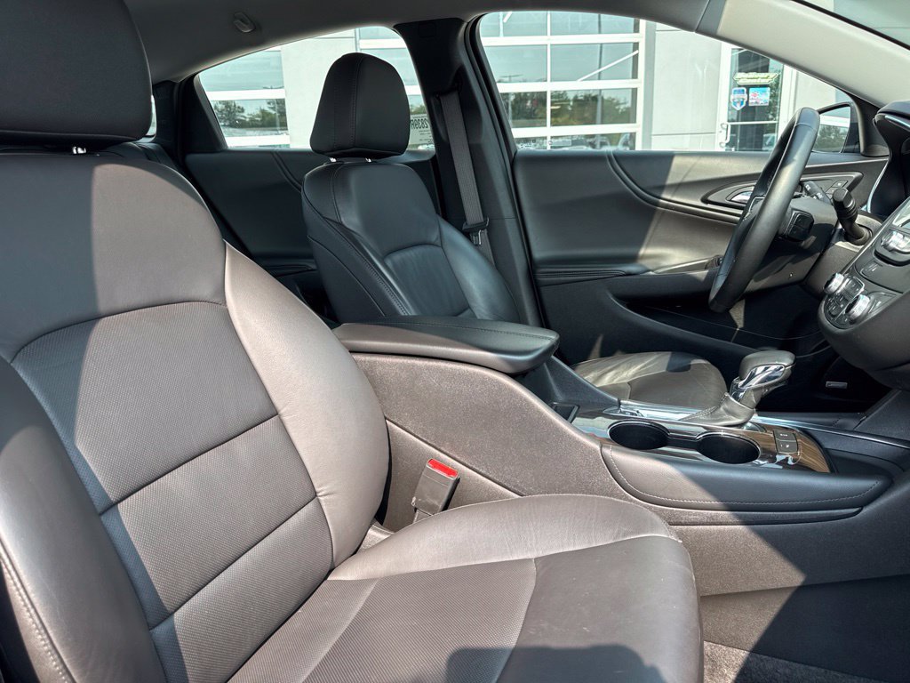 Used 2024 Chevrolet Malibu LT FWD image 40