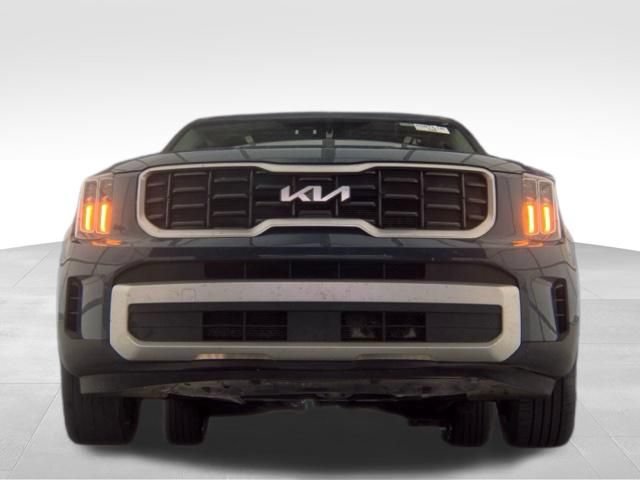Used 2025 Kia Telluride S AWD/4WD image 2