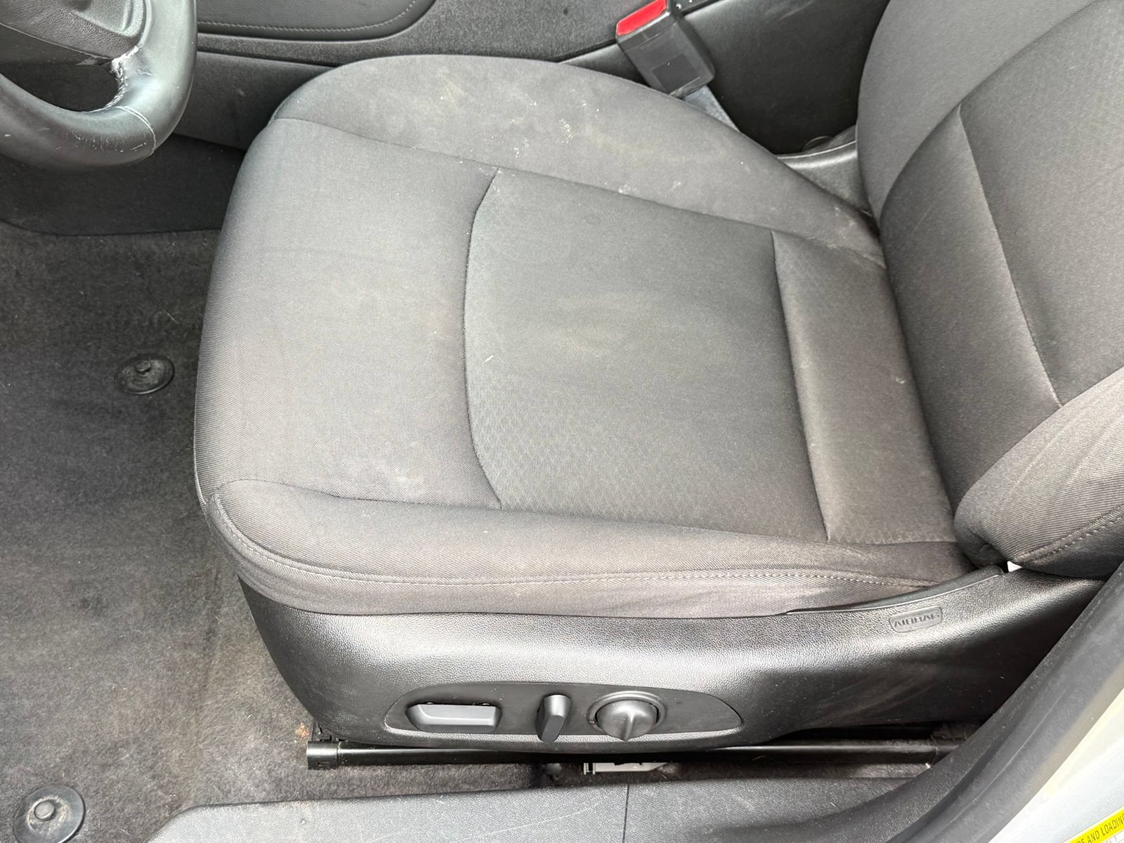 Used 2017 Chevrolet Malibu LT FWD image 18