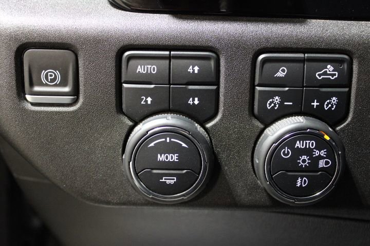 Used 2024 Chevrolet Silverado 1500 LTZ w/ LTZ Premium Package image 38