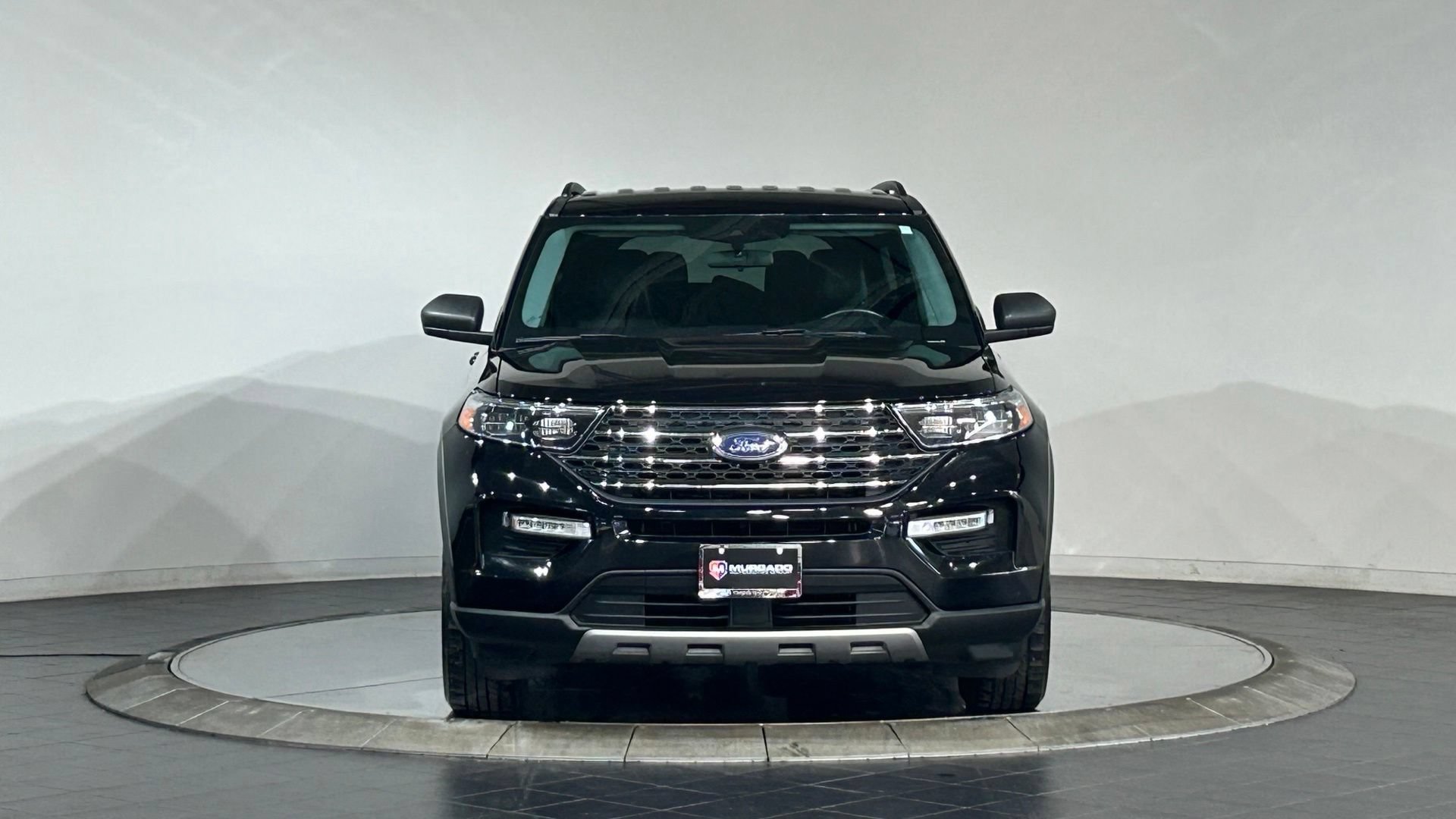 Used 2022 Ford Explorer XLT w/ Equipment Group 202A AWD/4WD image 3