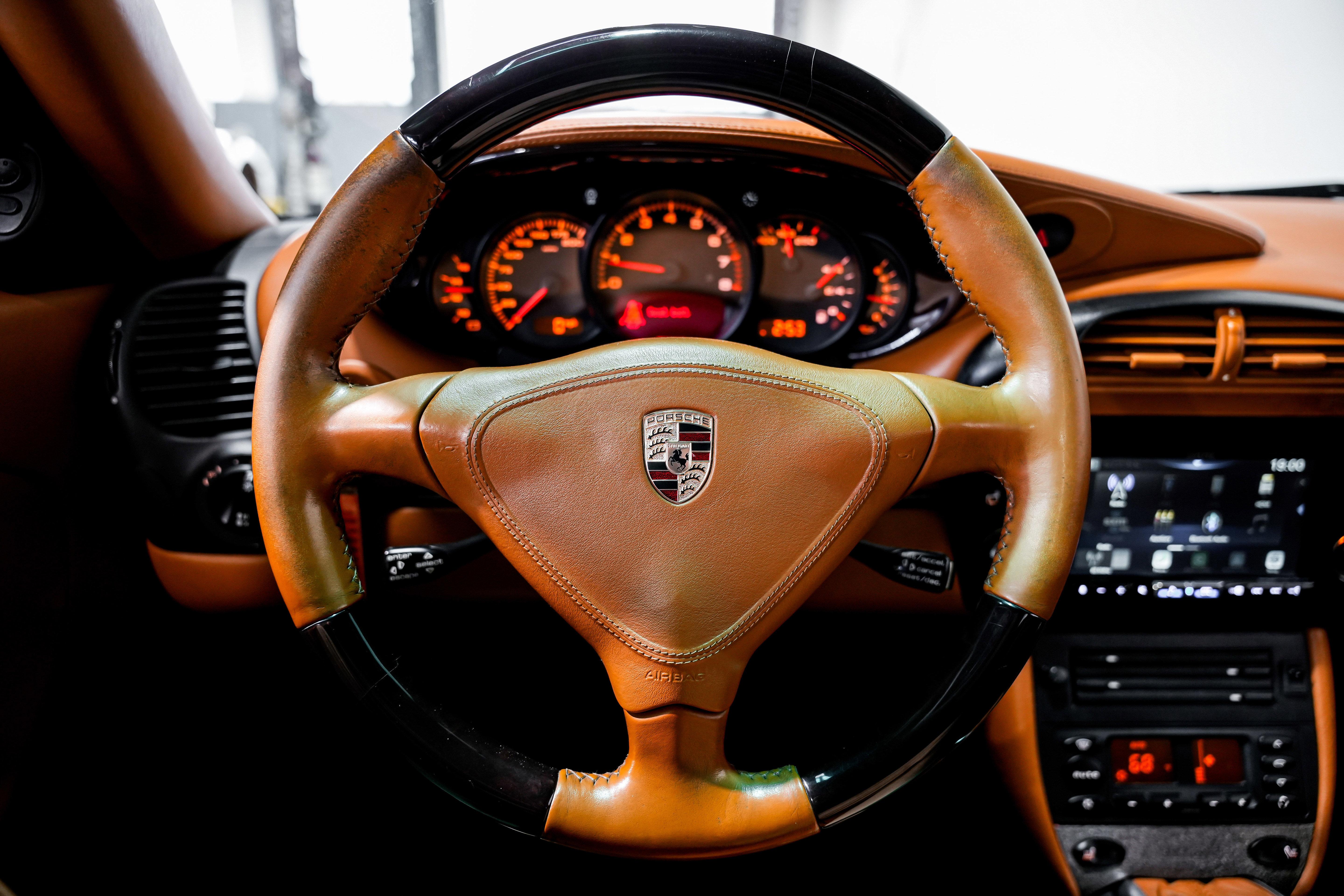 Used 2003 Porsche 911 Turbo image 10