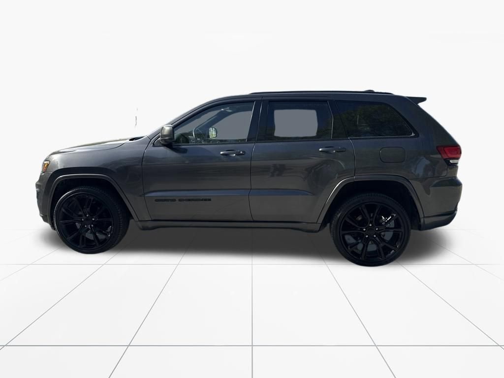 Used 2018 Jeep Grand Cherokee Altitude image 5