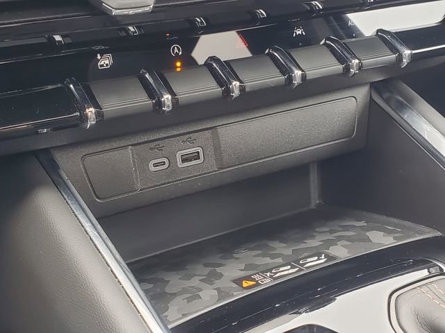 Used 2024 GMC Canyon AT4 w/ AT4 Premium Package image 24