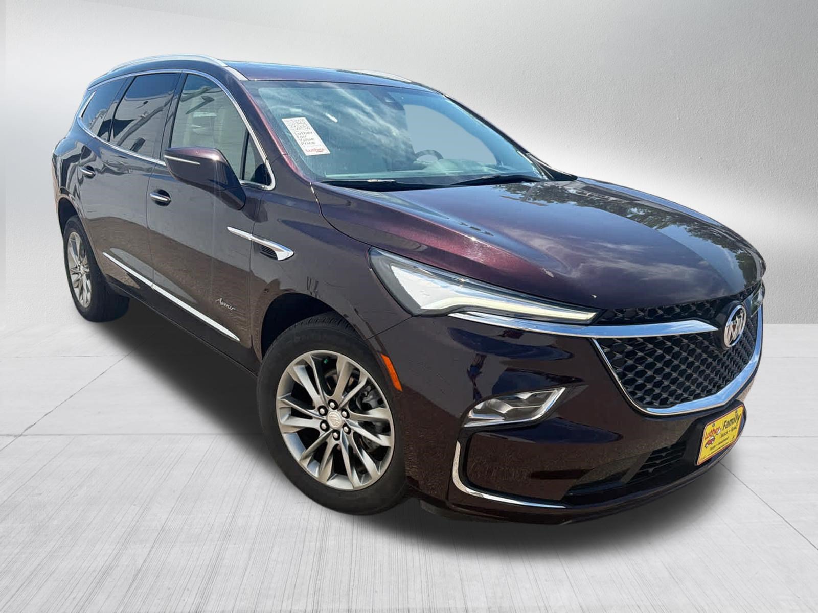 Used 2022 Buick Enclave Avenir w/ Avenir Technology Package AWD/4WD image 4