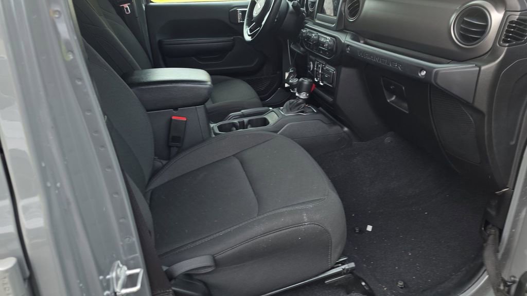 Used 2022 Jeep Wrangler Unlimited Sport image 5