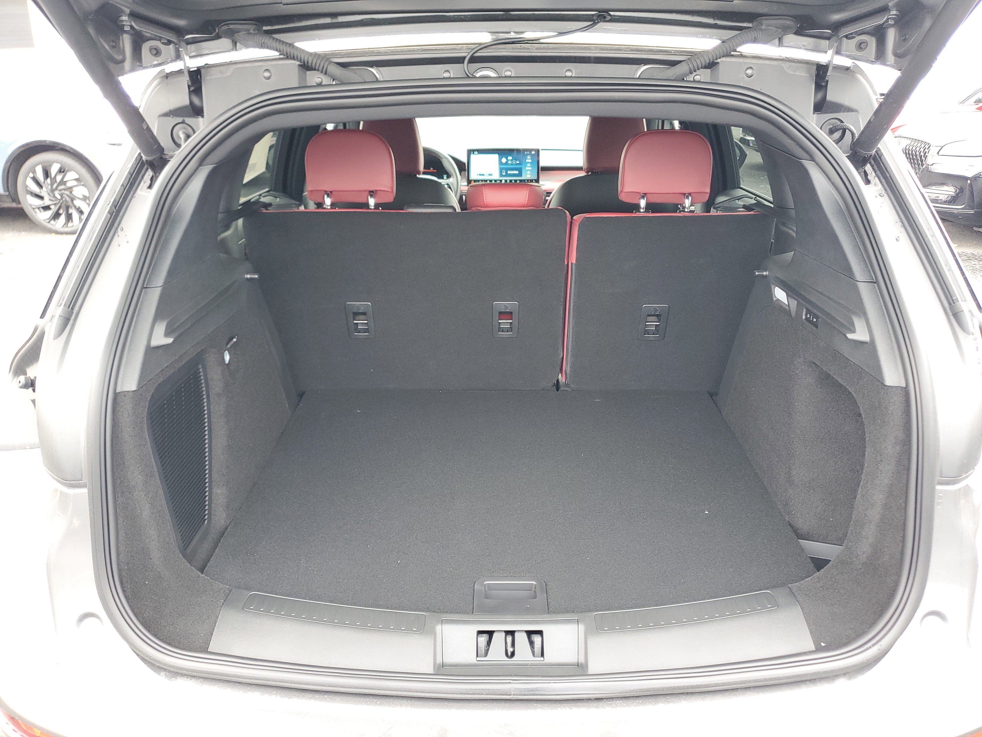 New 2025 Lincoln Corsair Reserve w/ Equipment Group 202A image 30