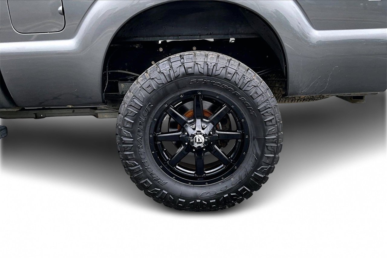 Used 2015 Ford F250 Lariat w/ Chrome Package image 32