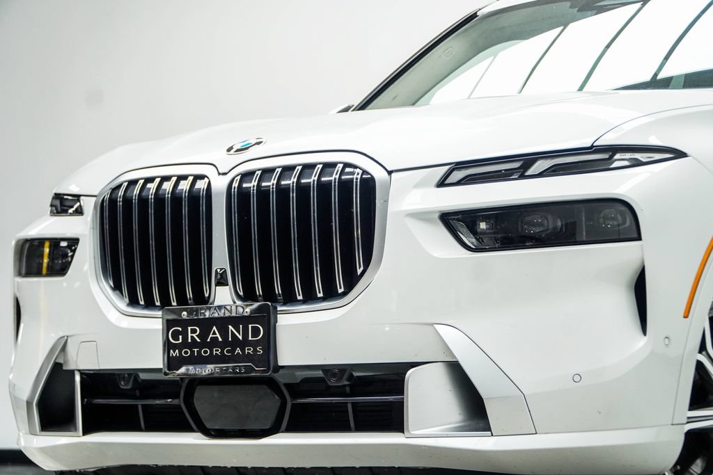 Used 2026 BMW X7 xDrive40i AWD/4WD image 2