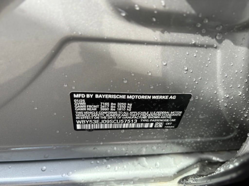 Used 2025 BMW i7 xDrive60 w/ Premium Package image 27