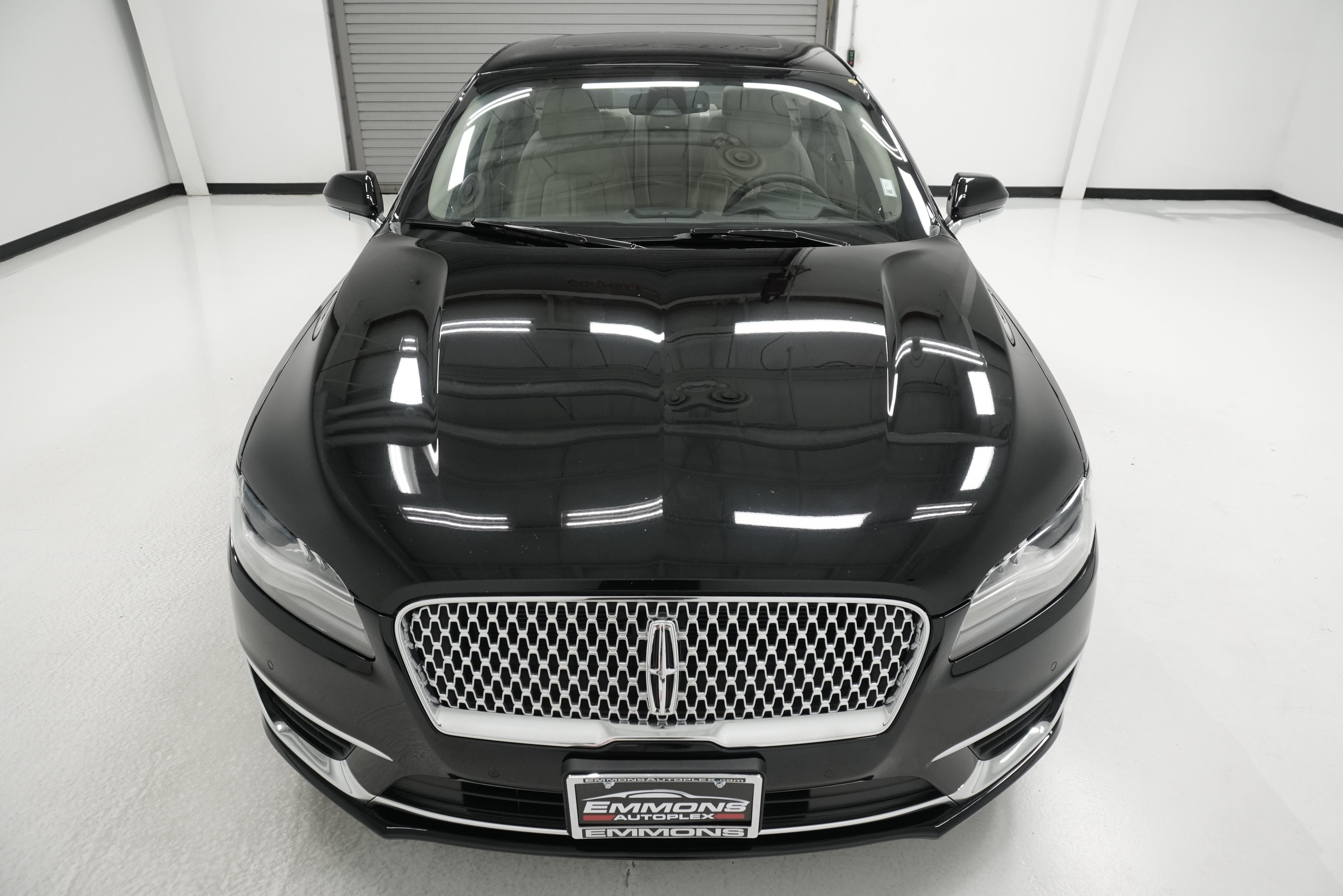Used 2017 Lincoln MKZ Select w/ Technology Package FWD image 2