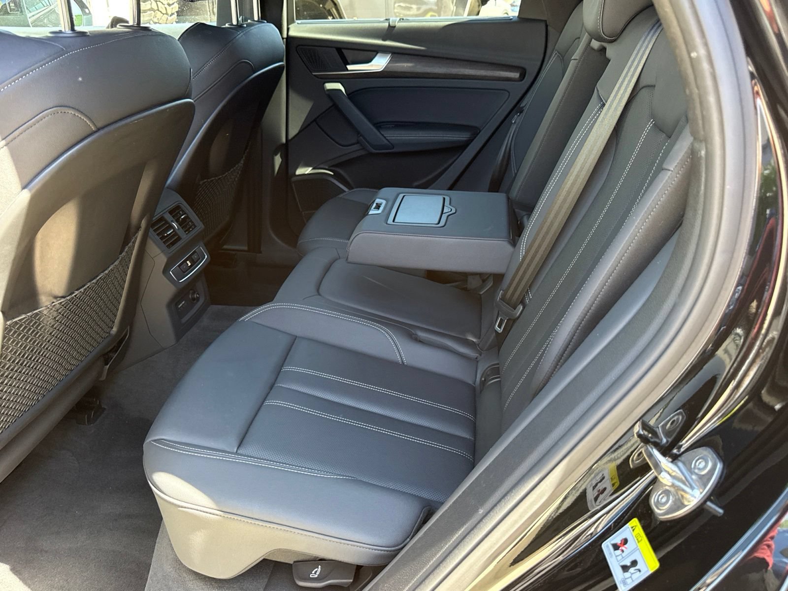 Used 2024 Audi Q5 e Premium Plus w/ Premium Plus Package AWD/4WD image 40